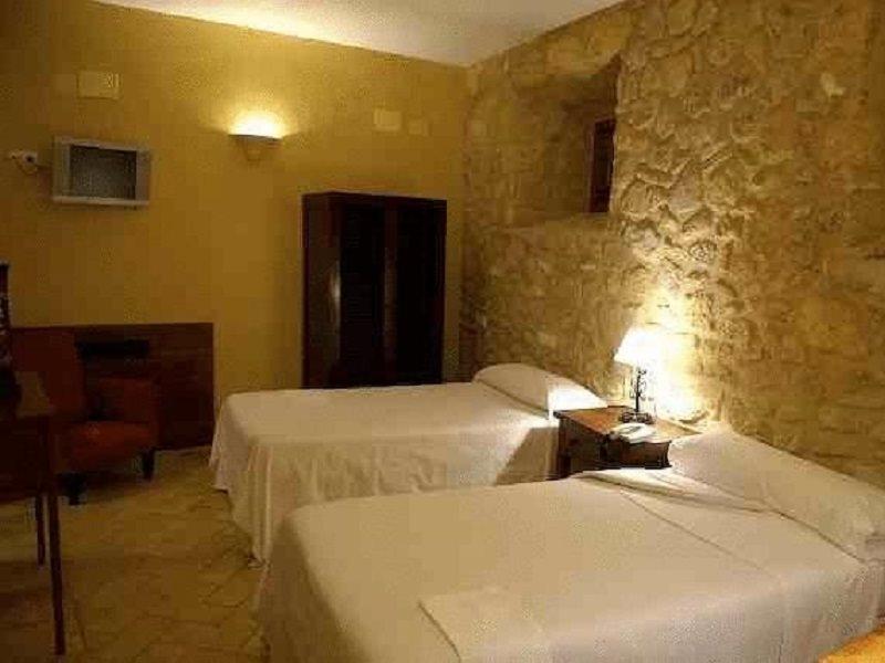 Hospedería Del Monasterio Hotel 2*